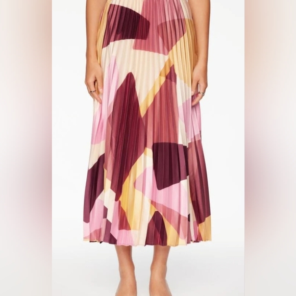 Laura pleated maxi skirt - Picture 2 of 5